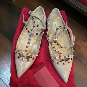 Valentino stud flats. Size 40